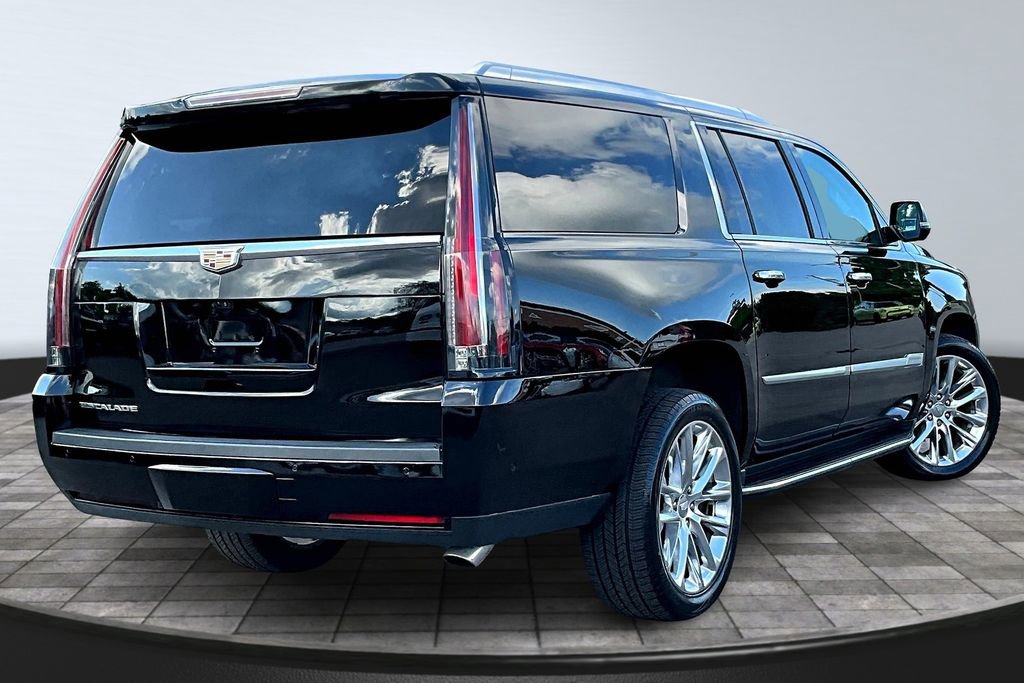 Used 2019 Cadillac Escalade ESV Luxury image 2