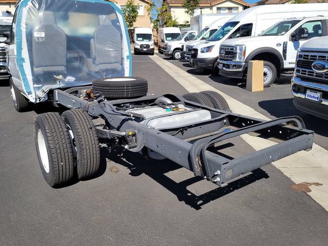 New 2026 Ford E-350 and Econoline 350 Super Duty RWD image 13