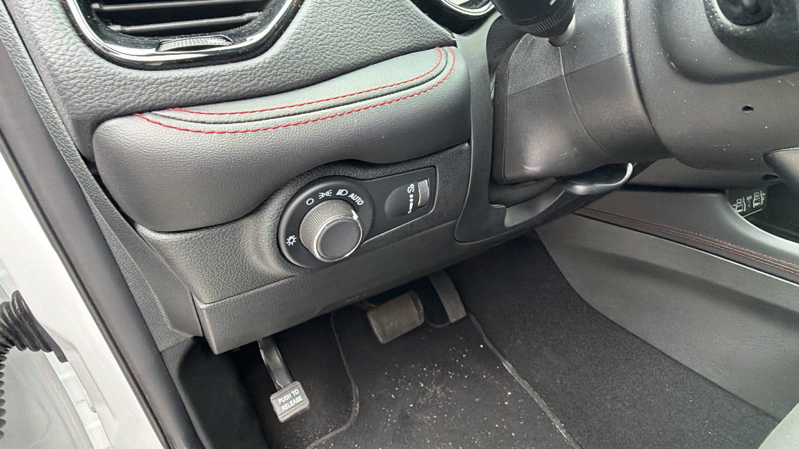 Used 2025 Dodge Durango GT AWD/4WD image 26