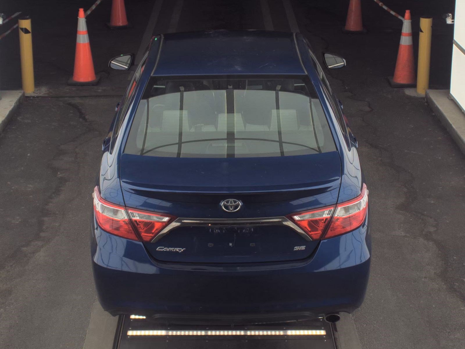 Used 2016 Toyota Camry SE FWD image 8