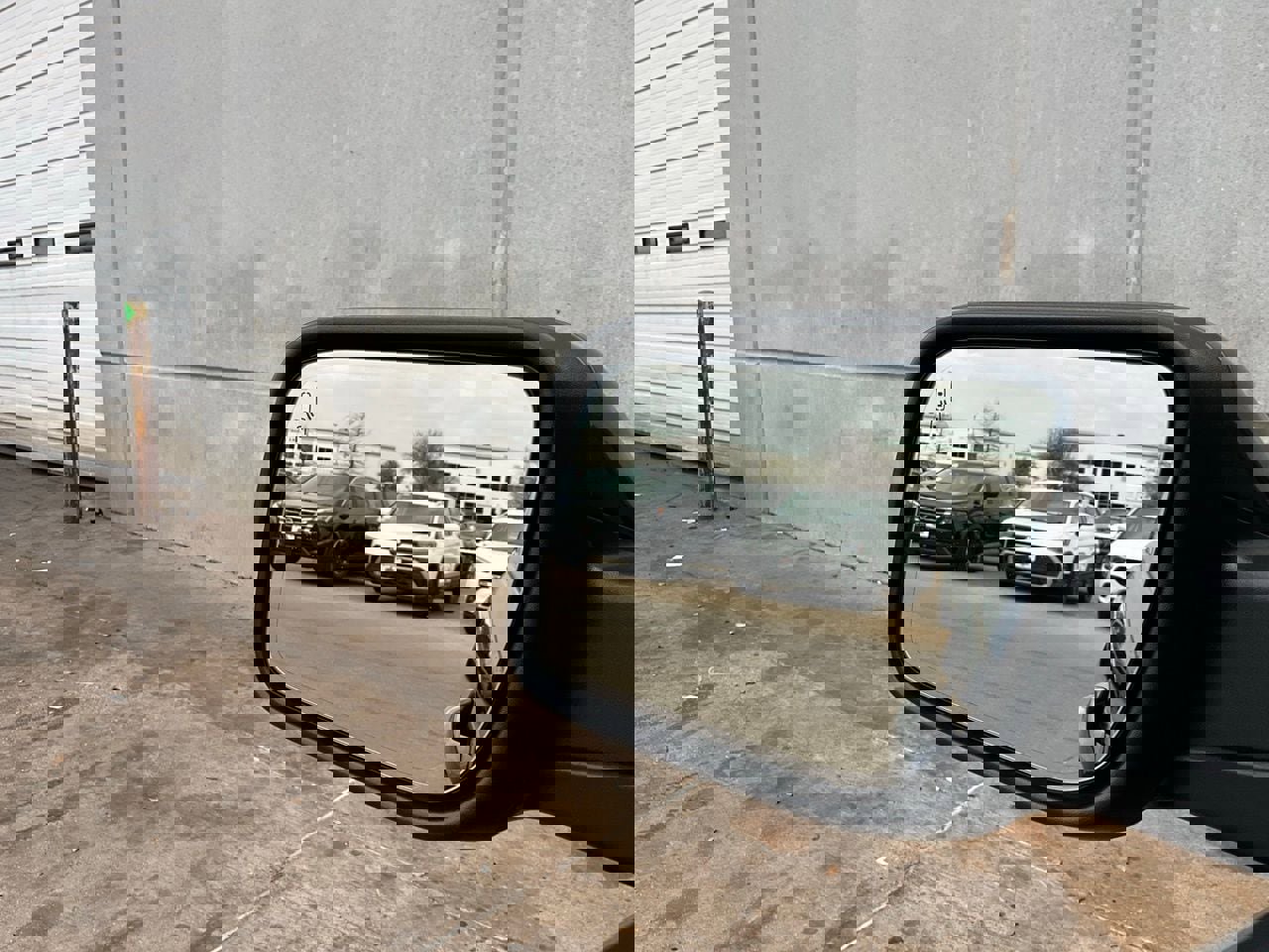 Used 2017 Ford Explorer XLT w/ Equipment Group 202A image 21