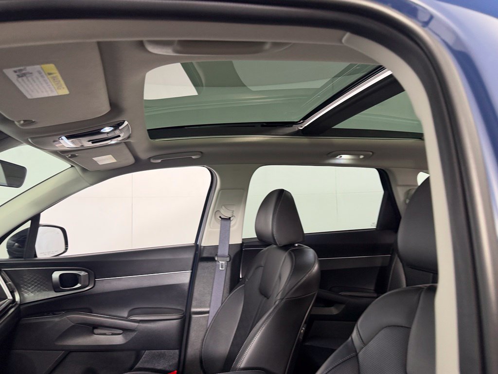 Used 2024 Kia Sorento EX w/ Panoramic Sunroof Package FWD image 19