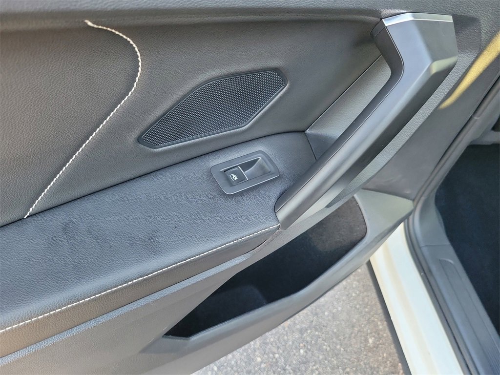 Used 2022 Volkswagen Tiguan SE image 12