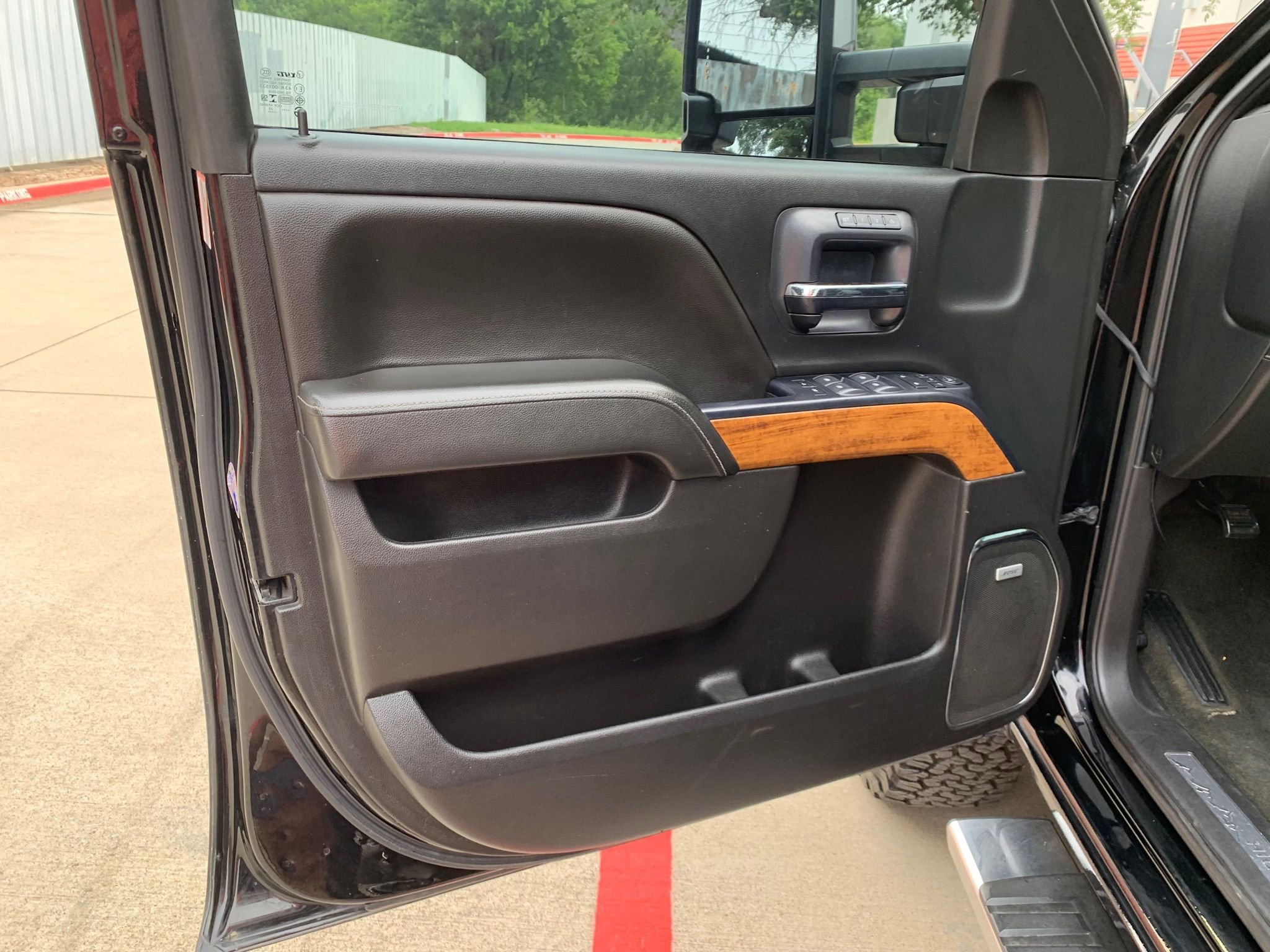 Used 2018 Chevrolet Silverado 2500 High Country w/ Duramax Plus Package image 19