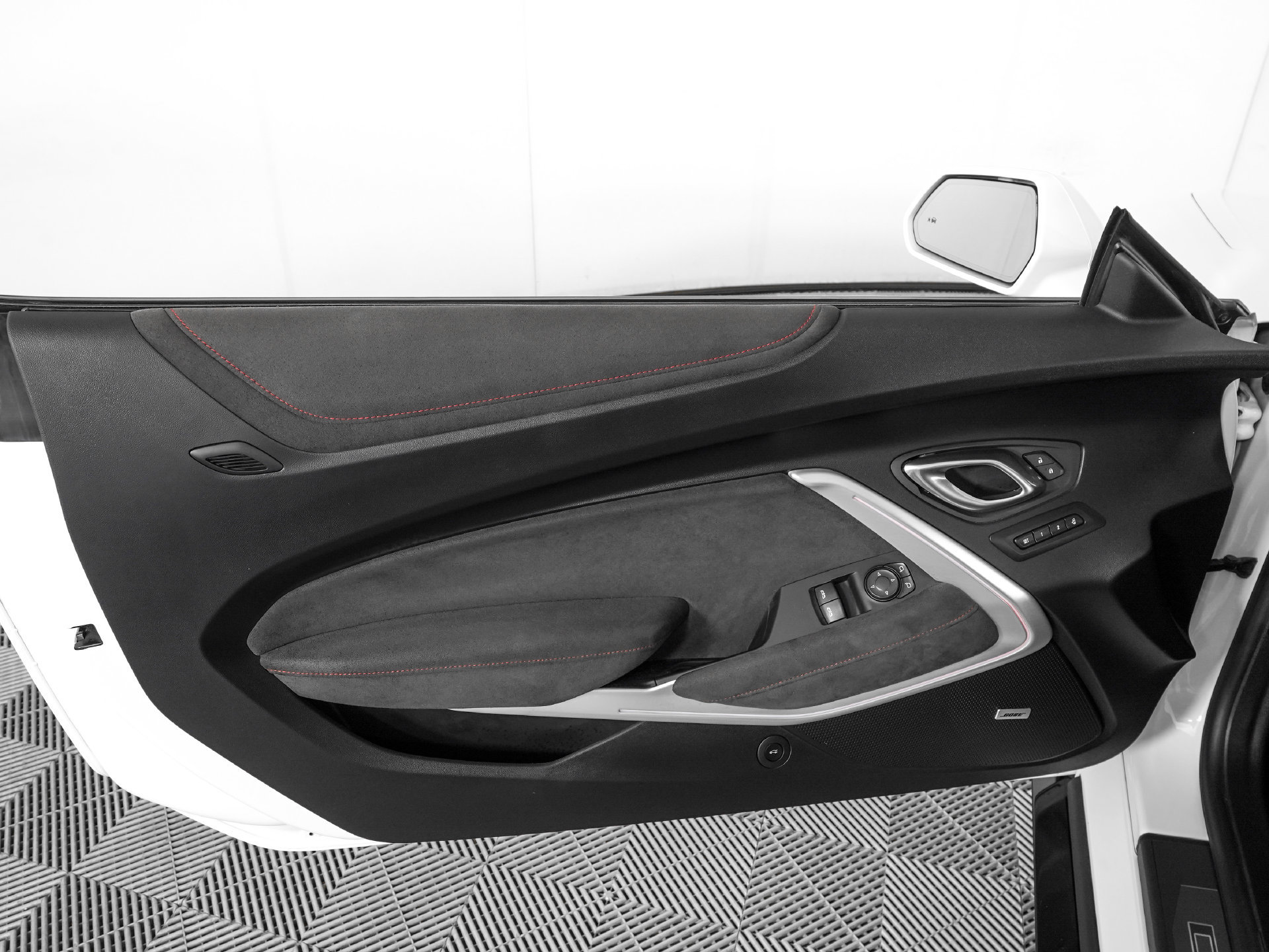 Used 2022 Chevrolet Camaro ZL1 RWD image 13