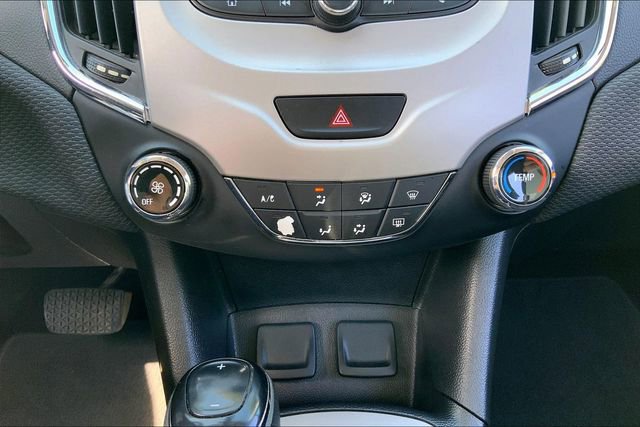 Used 2018 Chevrolet Cruze LS image 32