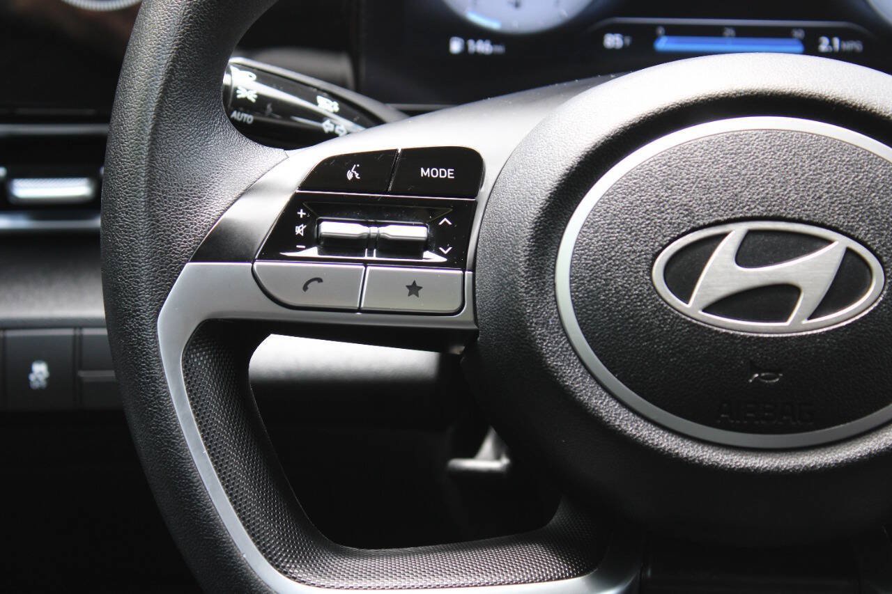 Used 2024 Hyundai Elantra SEL FWD image 39
