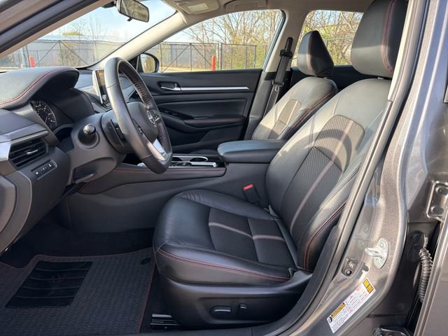 Used 2024 Nissan Altima 2.5 SR FWD image 11