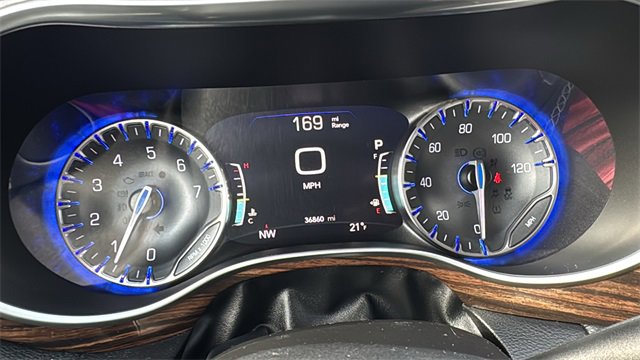 Used 2022 Chrysler Pacifica Limited image 19