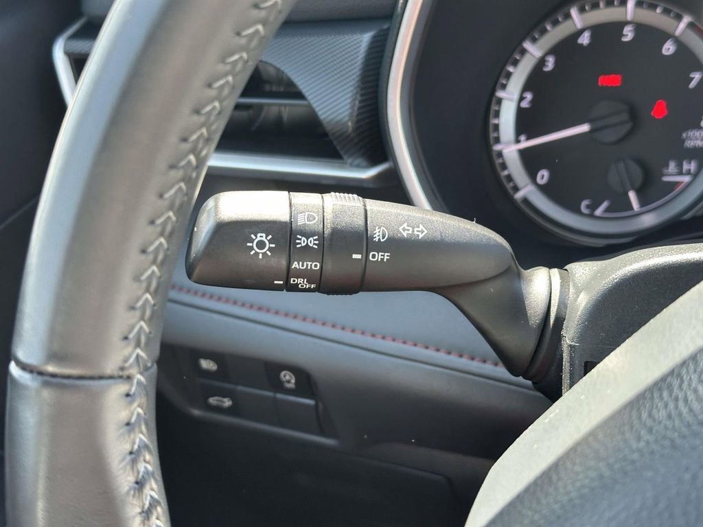 Used 2024 Toyota Highlander XSE AWD/4WD image 22