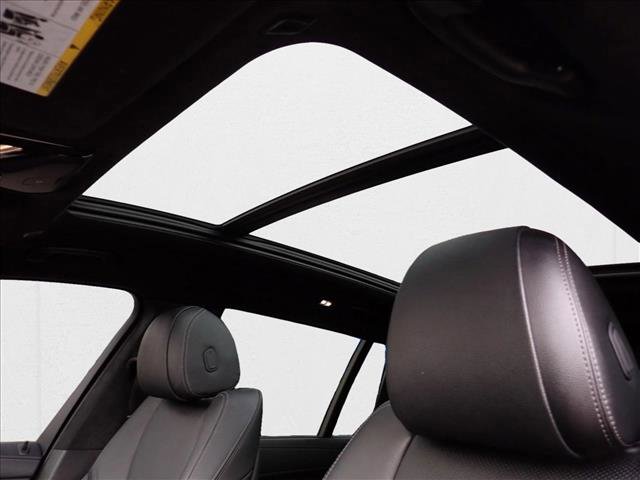 Used 2022 BMW X7 xDrive40i w/ M Sport Package image 18