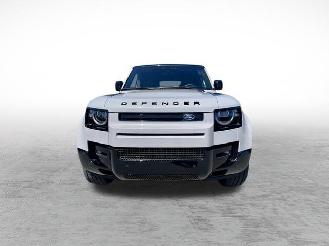 New 2026 Land Rover Defender 130 X-Dynamic SE image 2
