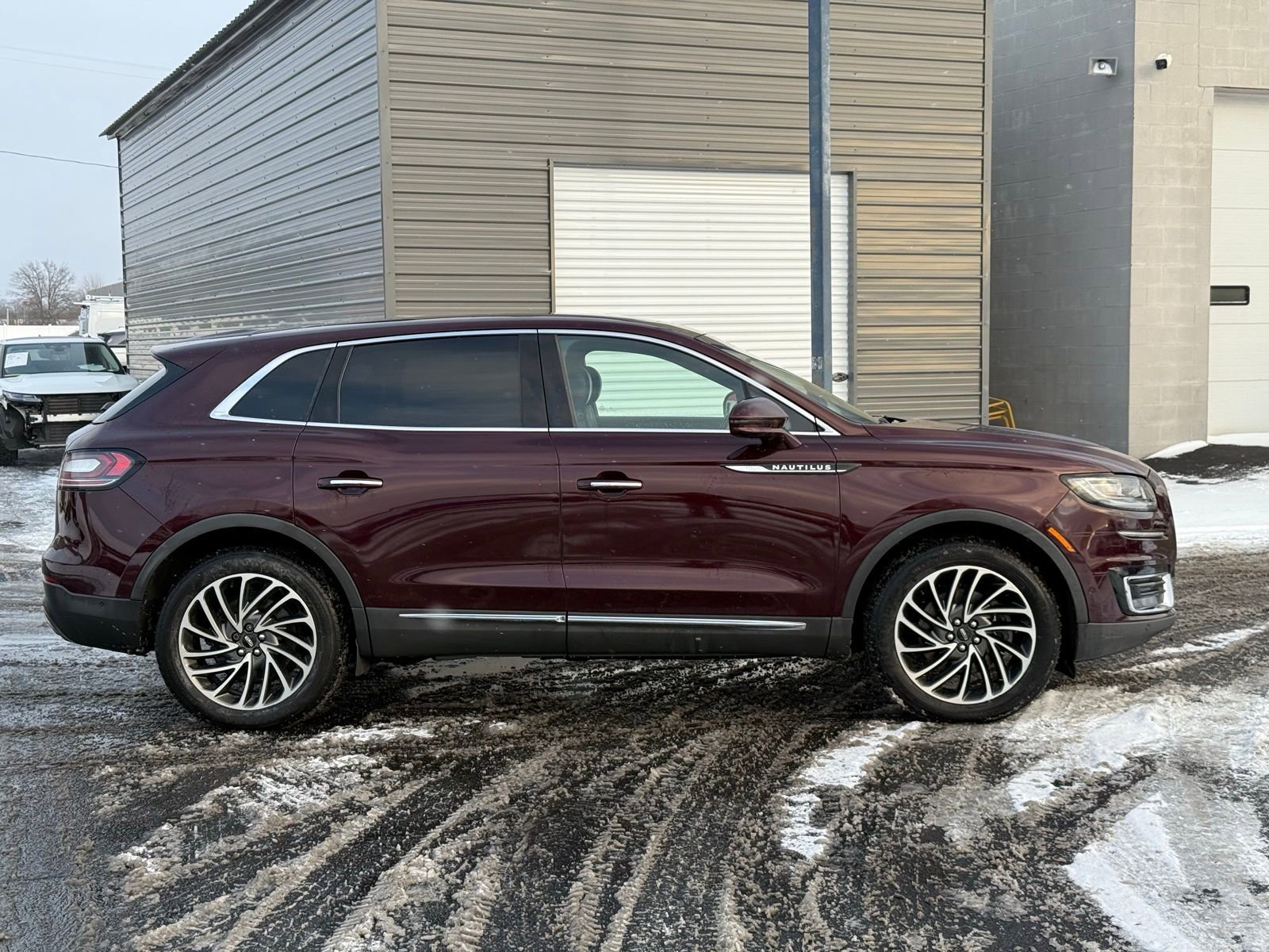 Used 2020 Lincoln Nautilus Reserve w/ Equipment Group 201A image 2