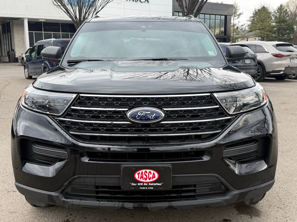 Used 2021 Ford Explorer XLT image 3