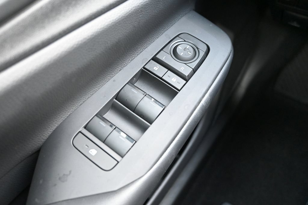 New 2026 Toyota Prius Plug-In Hybrid FWD image 25