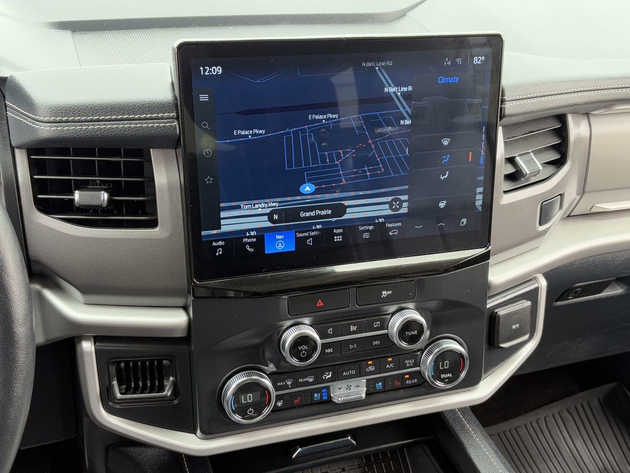 Used 2022 Ford Expedition Max XLT image 20