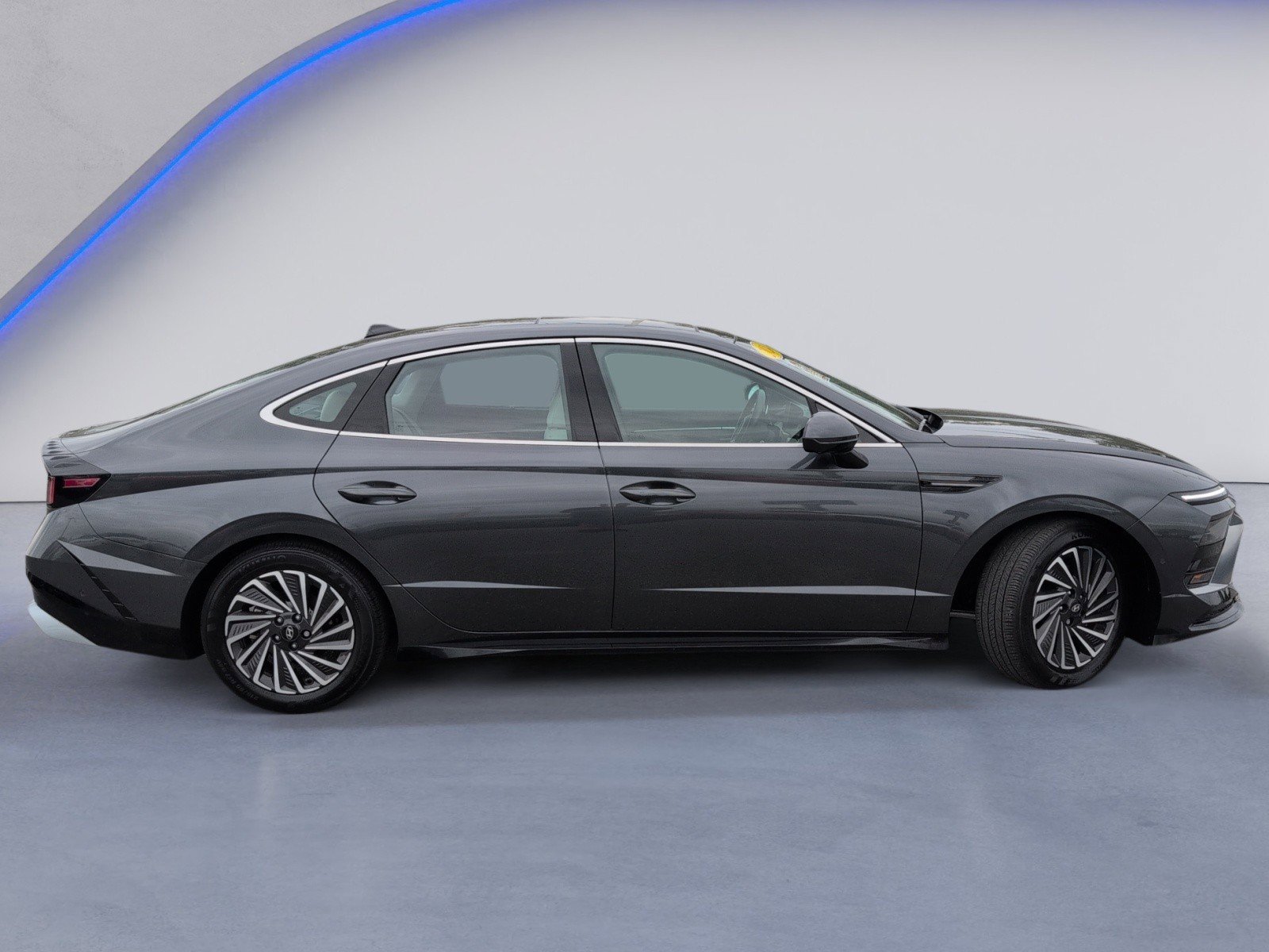 Used 2024 Hyundai Sonata Limited FWD image 3