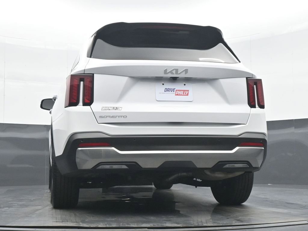 Used 2024 Kia Sorento S image 29