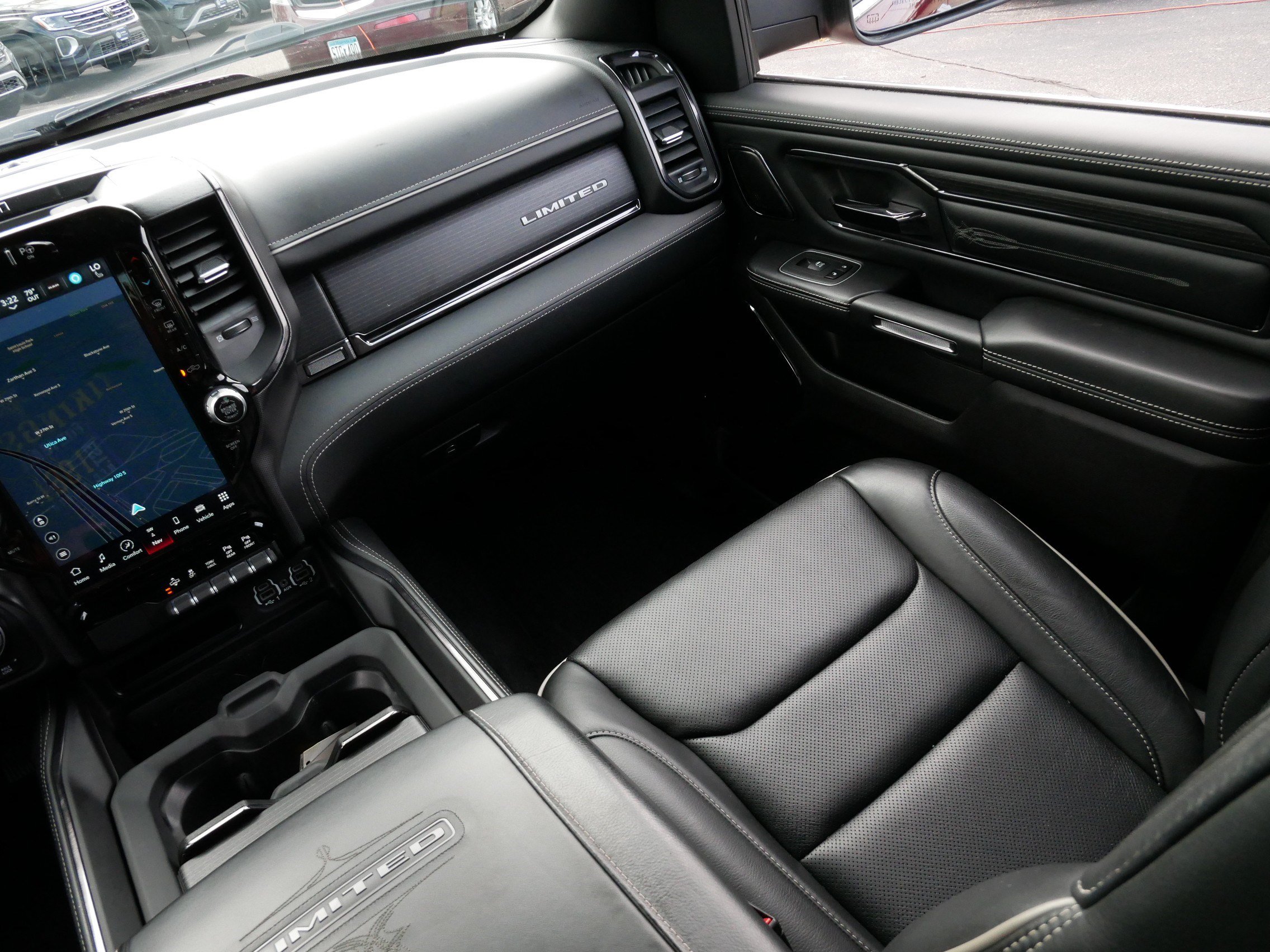 Used 2022 RAM 1500 Limited AWD/4WD image 11