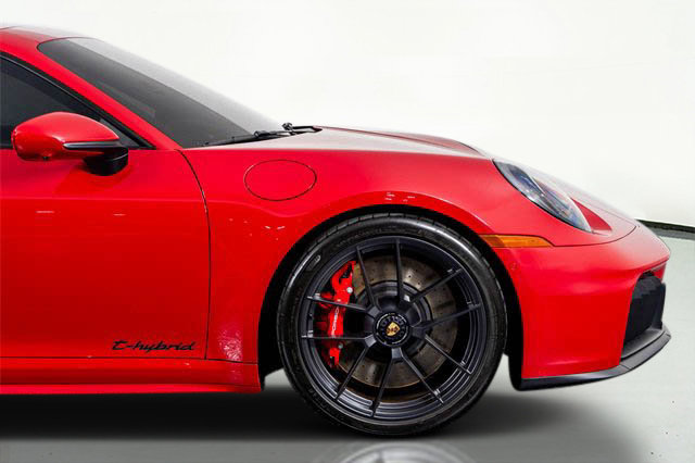 Used 2025 Porsche 911 Carrera 4 GTS image 6