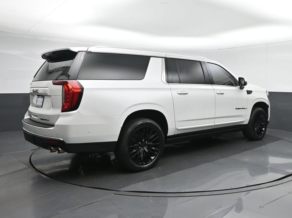 Used 2023 GMC Yukon XL Denali w/ Denali Reserve Package AWD/4WD image 7