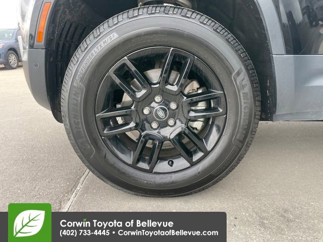 Used 2025 Land Rover Defender 110 S image 27