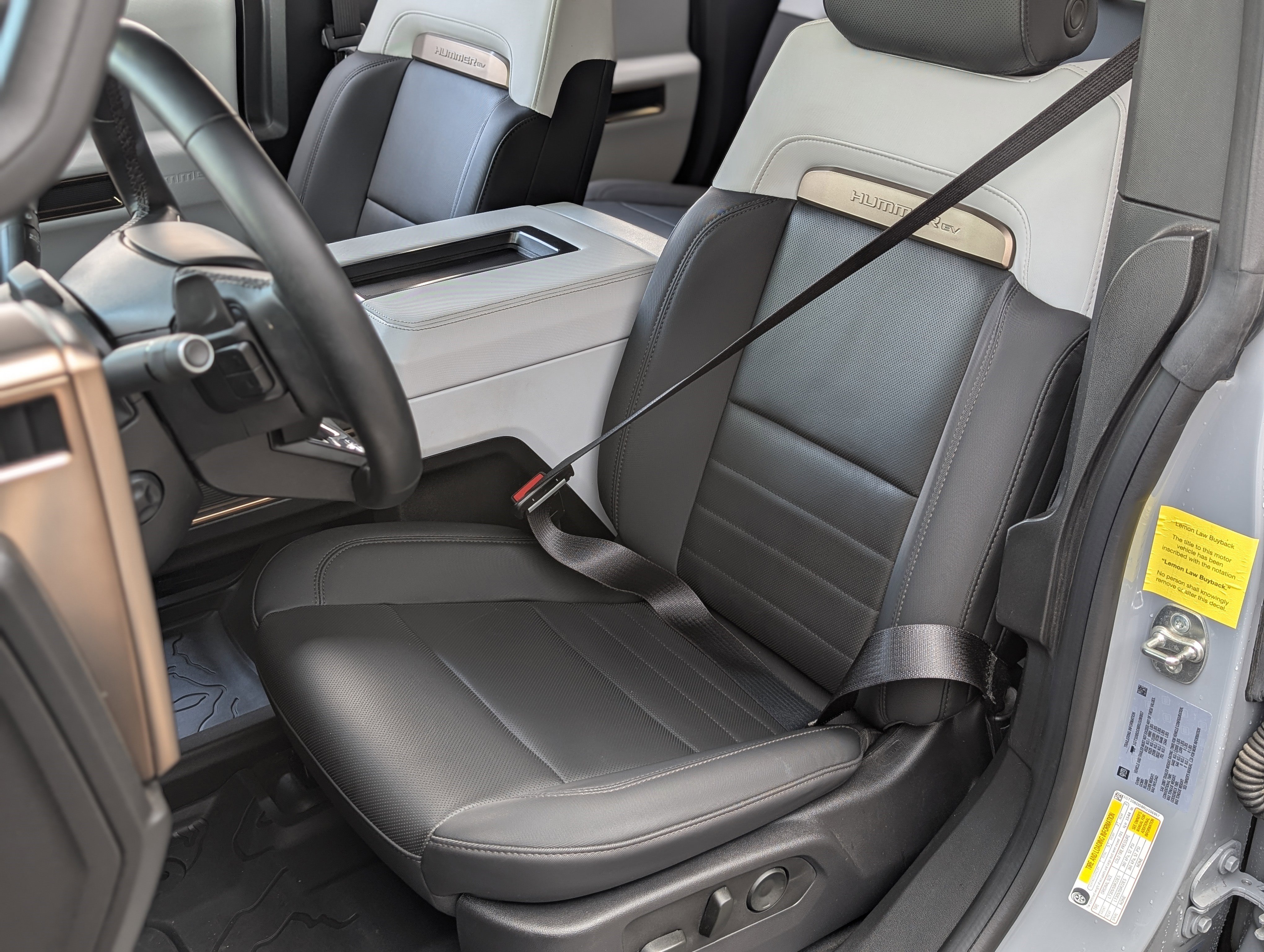 Used 2024 GMC Hummer EV 2X w/ LPO, Illumination Package image 16