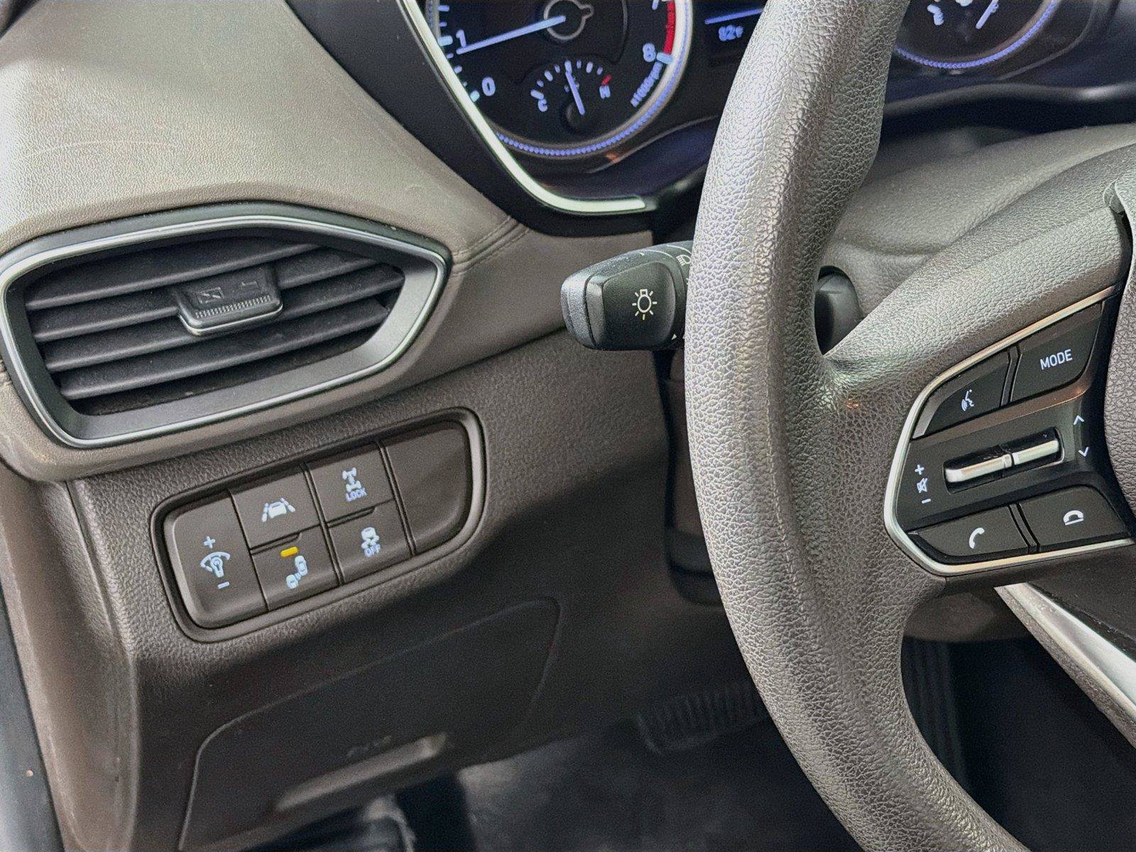 Used 2019 Hyundai Santa Fe SE AWD/4WD image 17