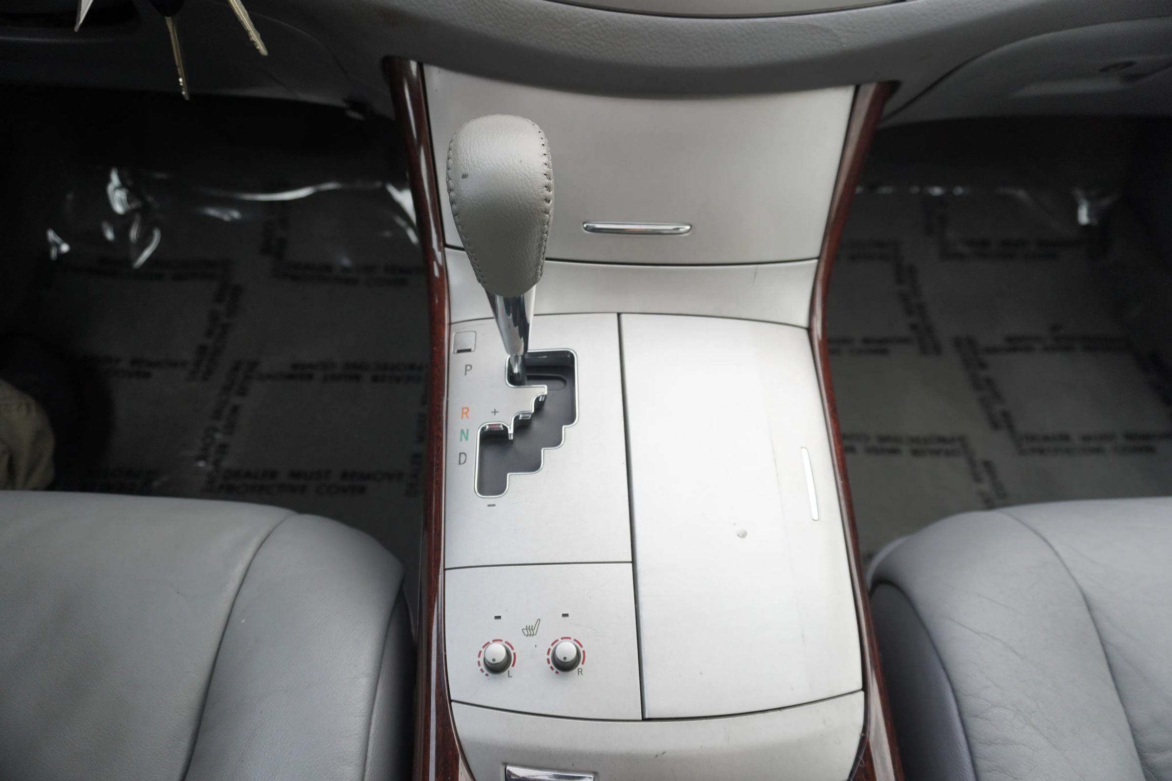 Used 2010 Toyota Avalon XLS FWD image 18