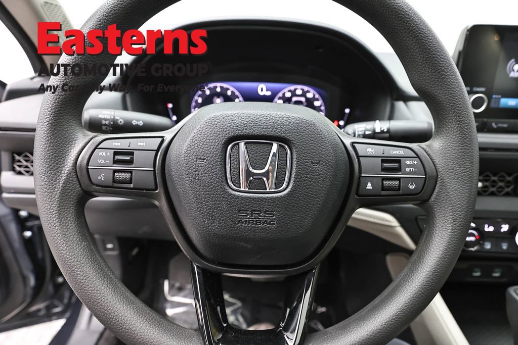 Used 2025 Honda Accord SE image 10