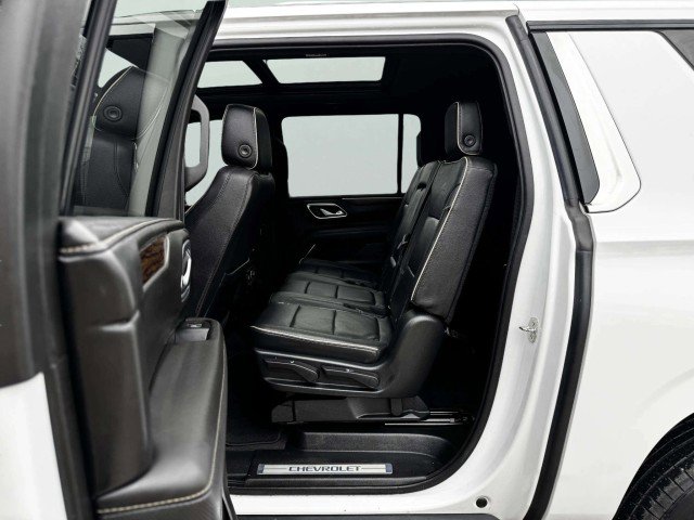 Used 2021 Chevrolet Suburban Premier w/ Premium Package image 34