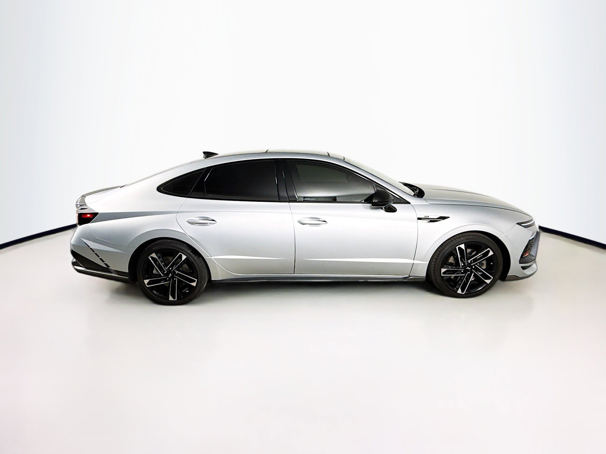 Used 2024 Hyundai Sonata N Line FWD image 2