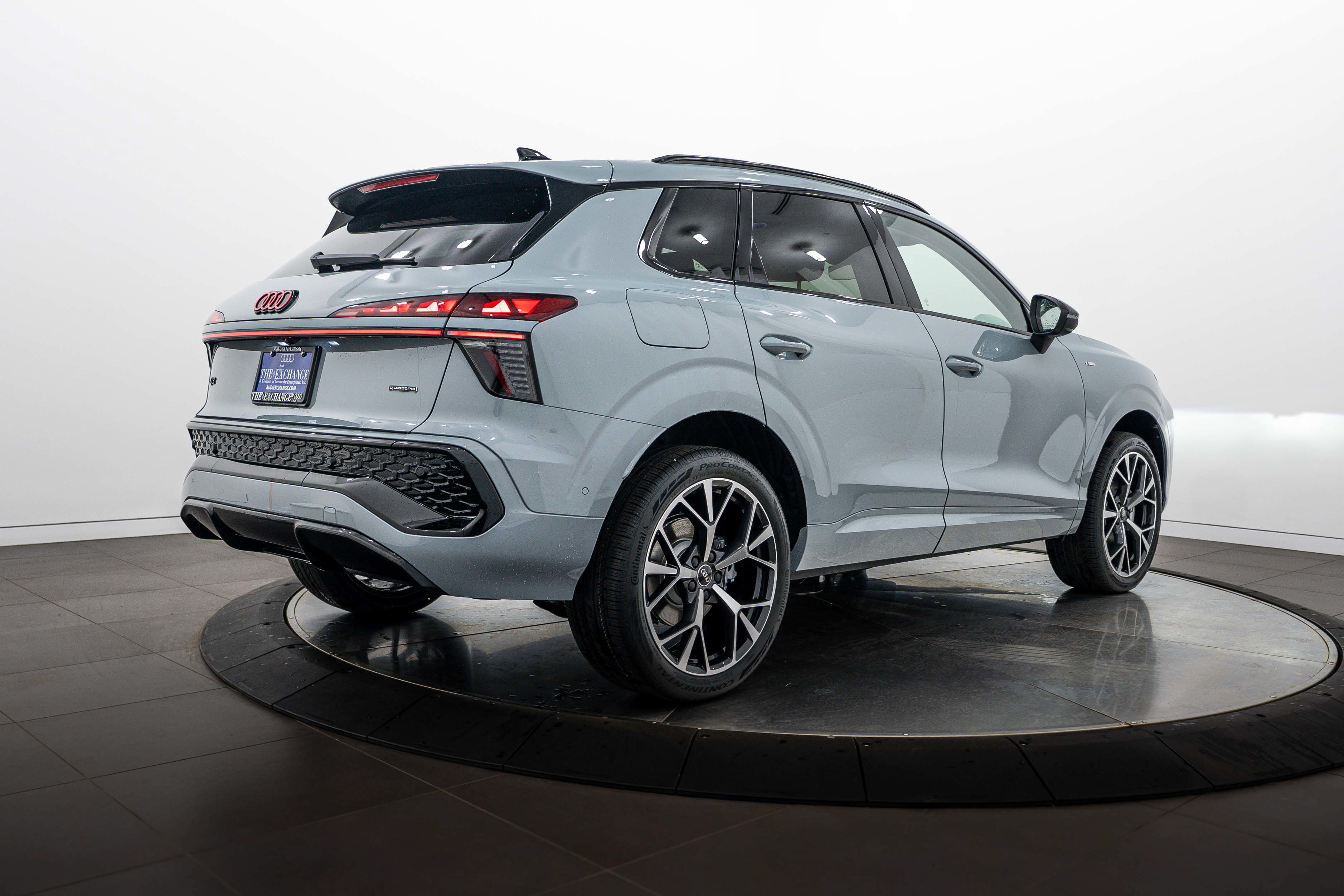 New 2026 Audi Q3 quattro 2.0T AWD/4WD image 4