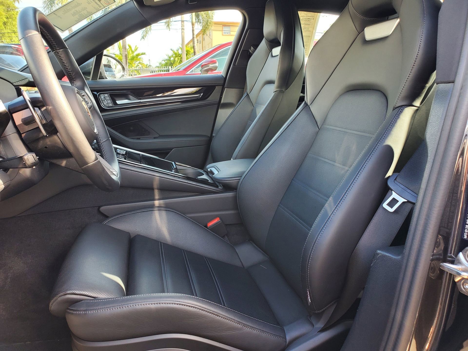 Used 2024 Porsche Panamera w/ Premium Package image 20