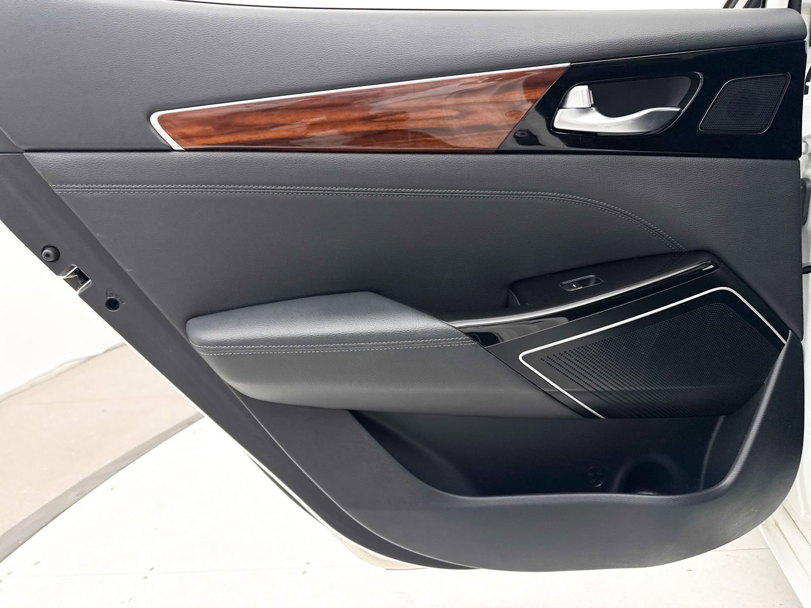 Used 2017 Kia Cadenza Technology FWD image 33