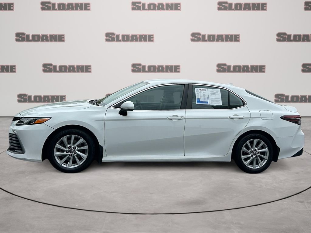 Used 2022 Toyota Camry LE FWD image 2