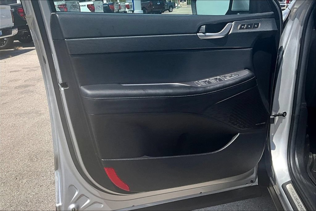 Used 2024 Hyundai Palisade Limited FWD image 18