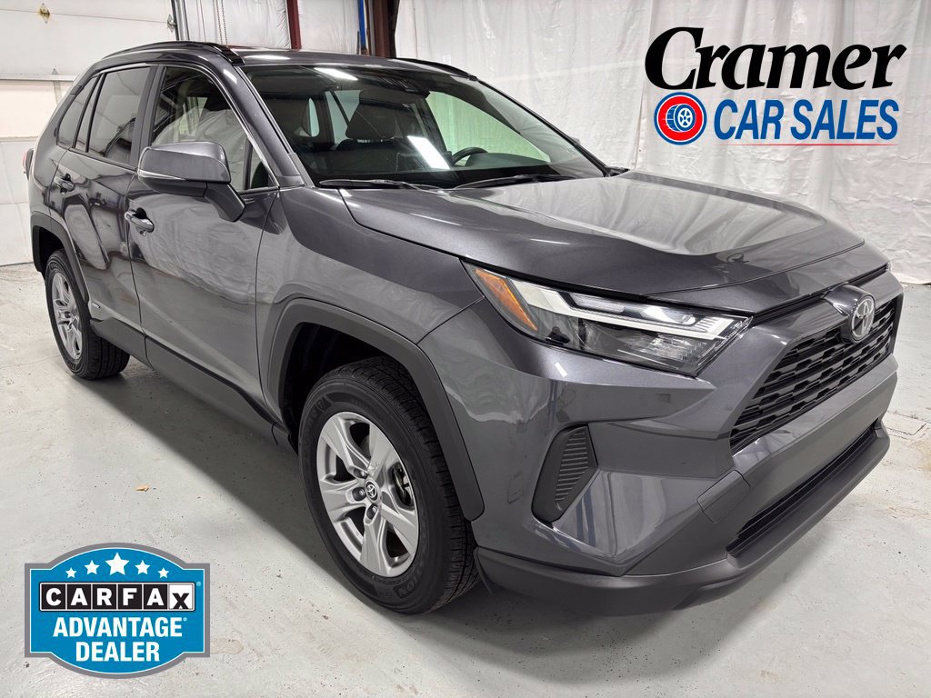 Used 2025 Toyota RAV4 XLE AWD/4WD image 1