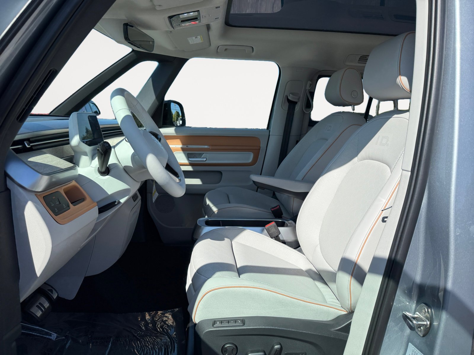 New 2025 Volkswagen ID. Buzz 1st Edition RWD image 10