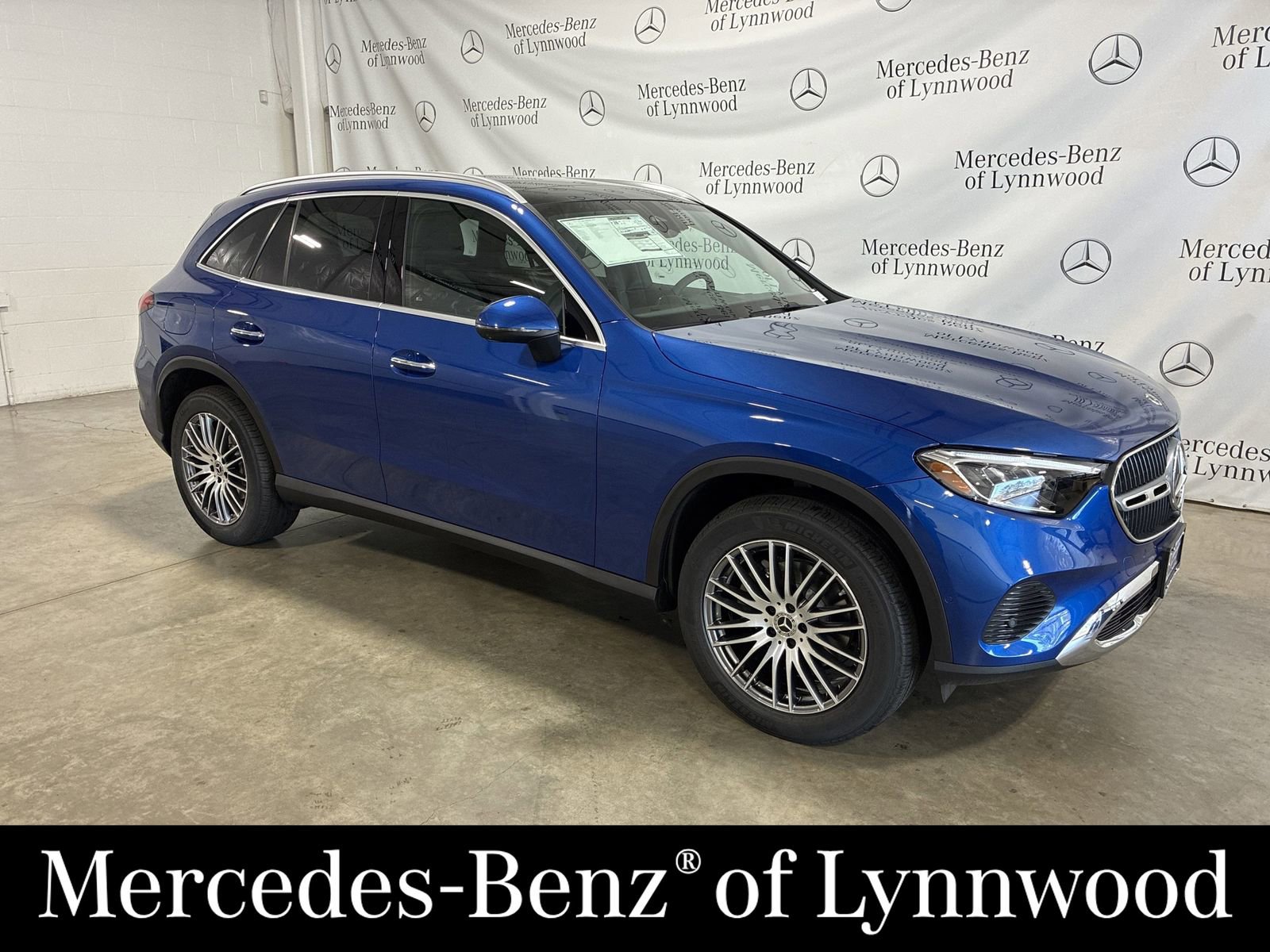 New 2025 Mercedes-Benz GLC 300 4MATIC image 1