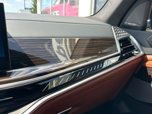 Used 2024 BMW X7 M60i w/ Executive Package AWD/4WD image 31