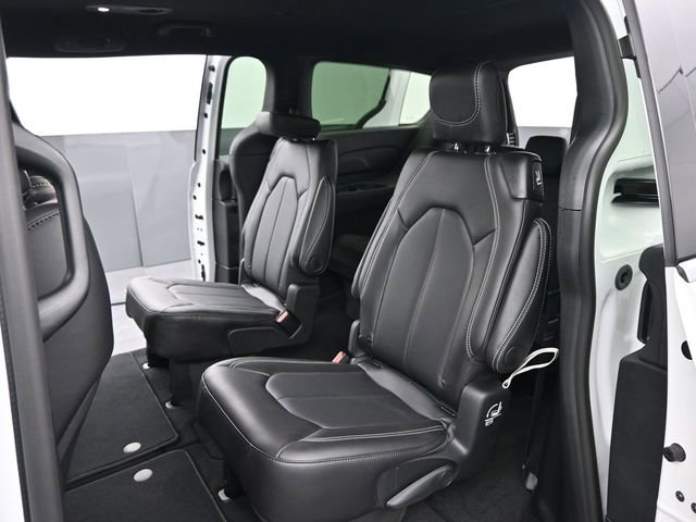 New 2026 Chrysler Voyager LX FWD image 13