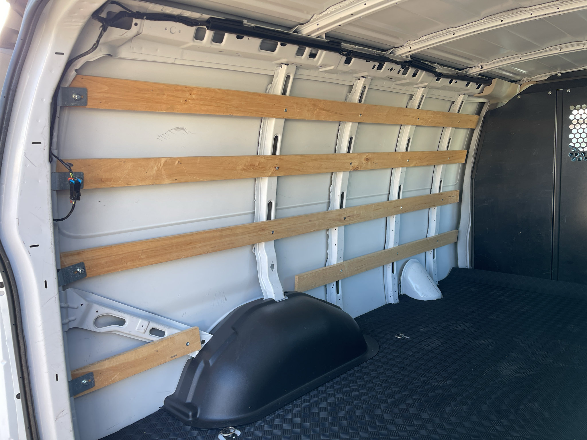 Used 2024 Chevrolet Express 2500 w/ Driver Convenience Package RWD image 13