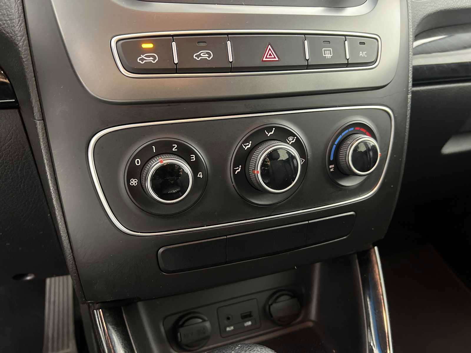 Used 2014 Kia Sorento LX image 4