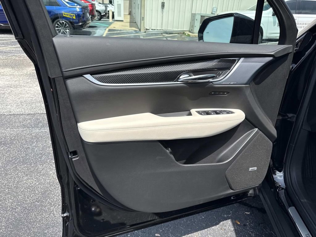 New 2025 Cadillac XT6 Sport w/ Technology Package image 19
