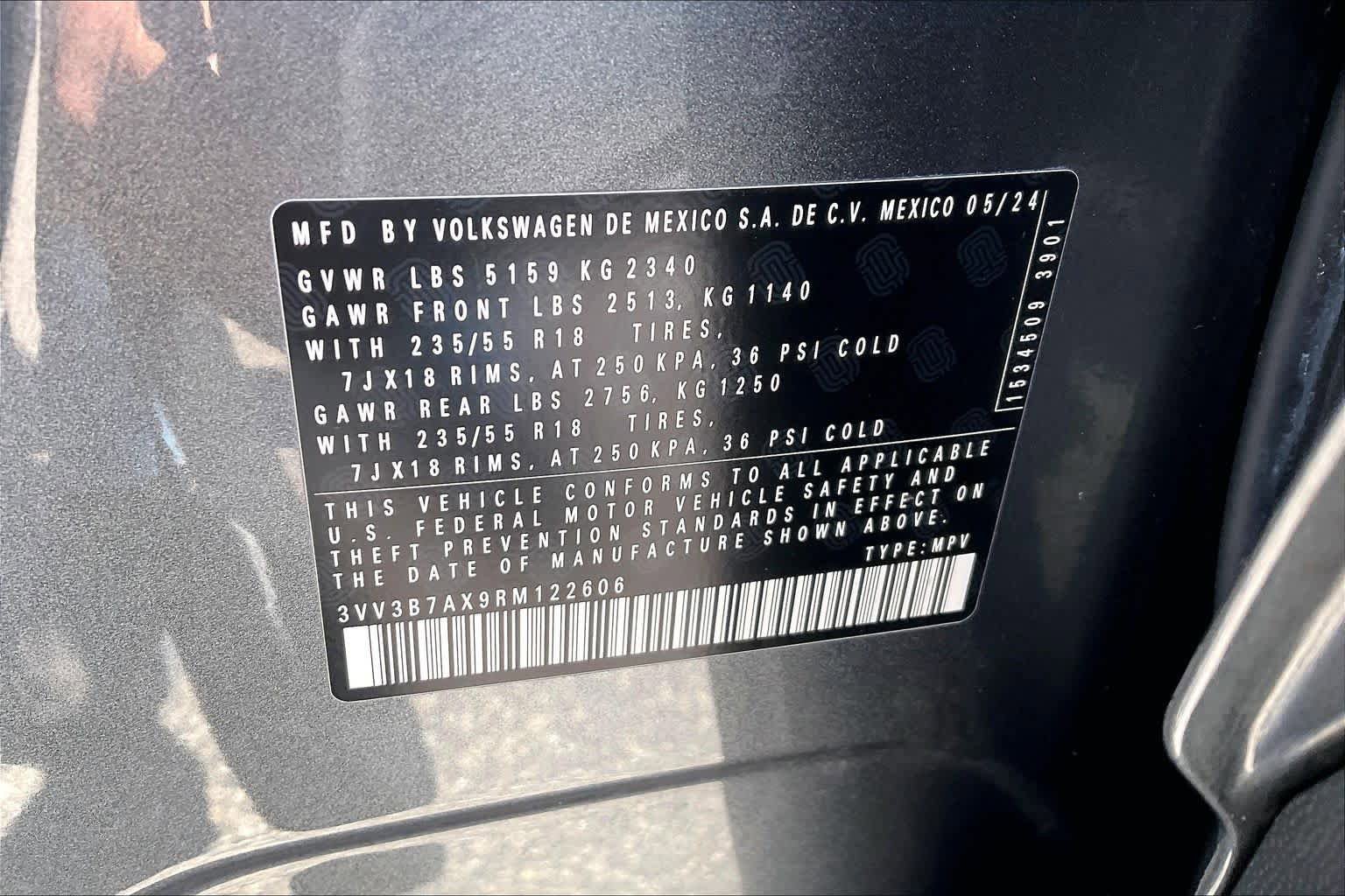 Used 2024 Volkswagen Tiguan SE FWD image 35