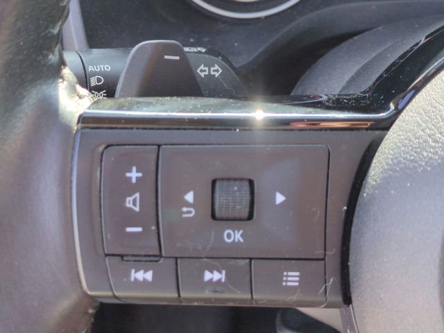 Used 2023 Nissan Rogue SV w/ SV Premium Package FWD image 18
