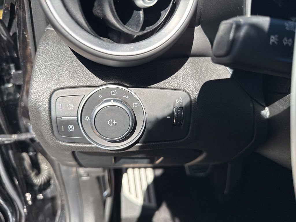 Used 2024 Alfa Romeo Giulia Quadrifoglio w/ Active Assist Plus Package image 38