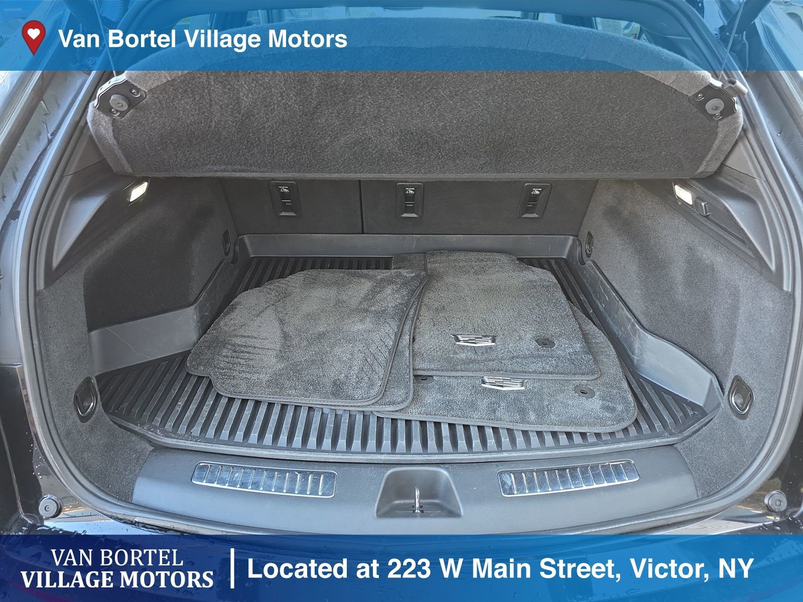 Used 2020 Cadillac XT4 Sport w/ Cold Weather Package image 27