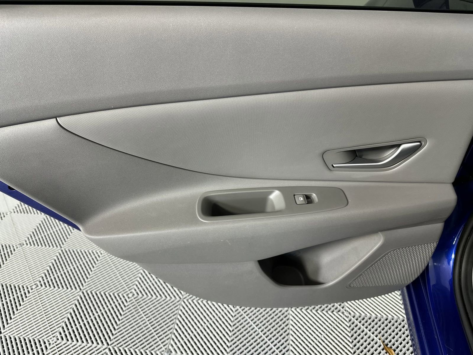 Used 2023 Hyundai Elantra SEL w/ Convenience Package FWD image 30